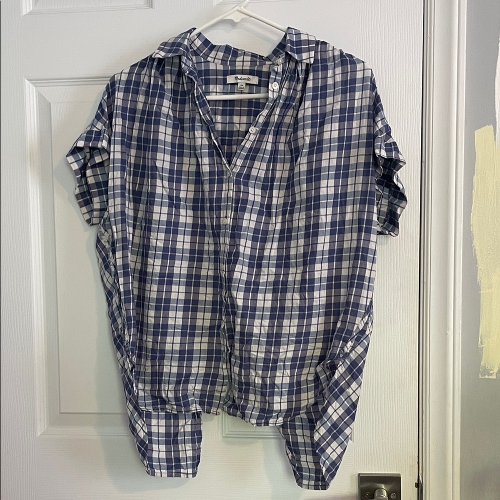 Madewell Women’s Blue and White Plaid Short-Sleeve Button-Down